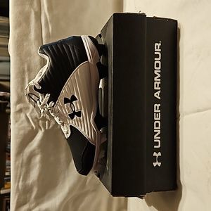 Men's size 7.5 Under Armour Rubber cleats Never Worn